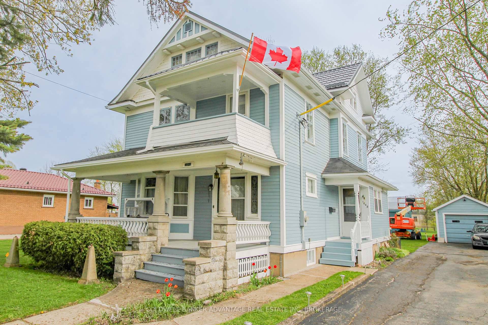 Nearly 1 acre lot in the city !
