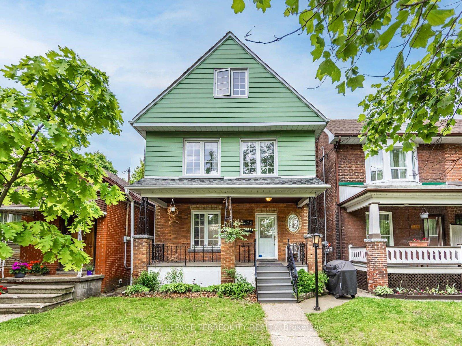 Century Home ! This is a beautiful detached 2.