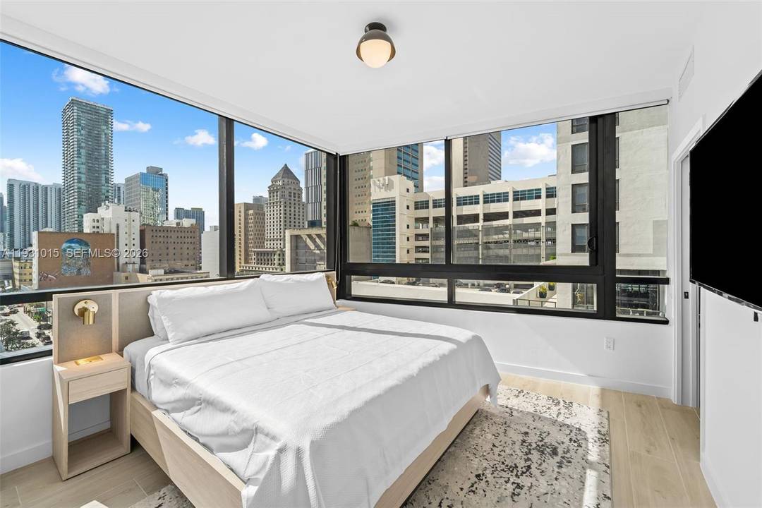 Beautiful 2 bedroom, 2 bathroom corner unit in District 225, Downtown Miami s brand new Airbnb friendly building.