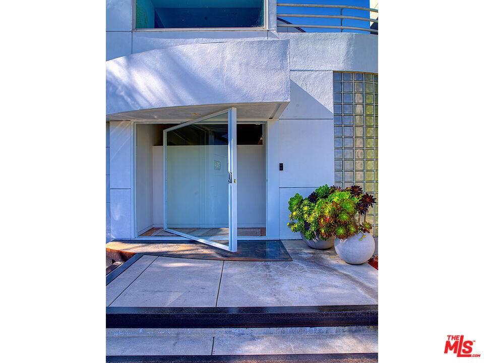2409   WILSON AVE Marina Del Rey LA
