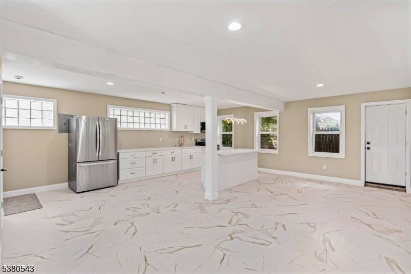 Beautiful colonial home generating 33, 600 p y with active lease !