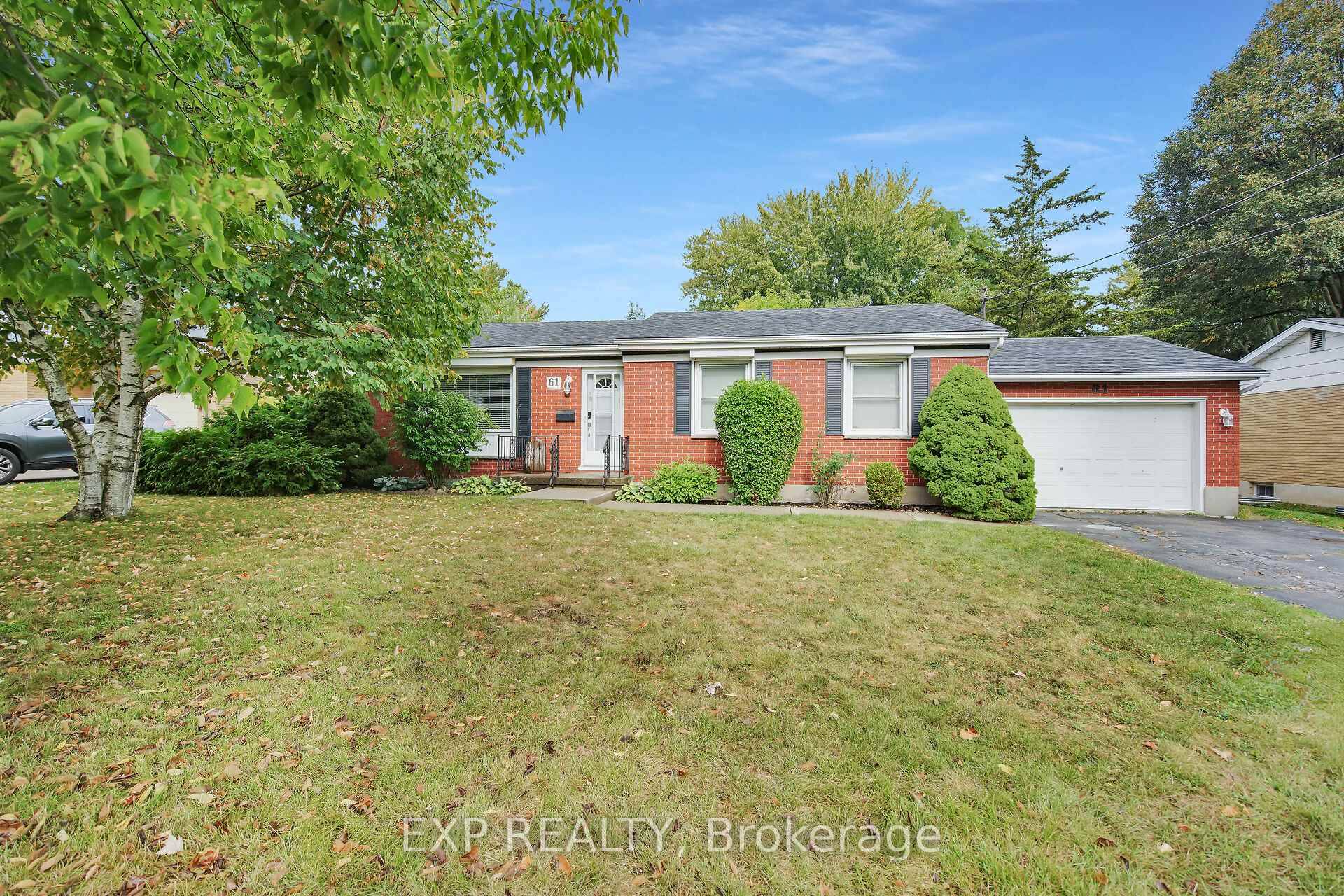 Imagine waking up in Oakridge Acres One of London's most loved neighbourhoods.