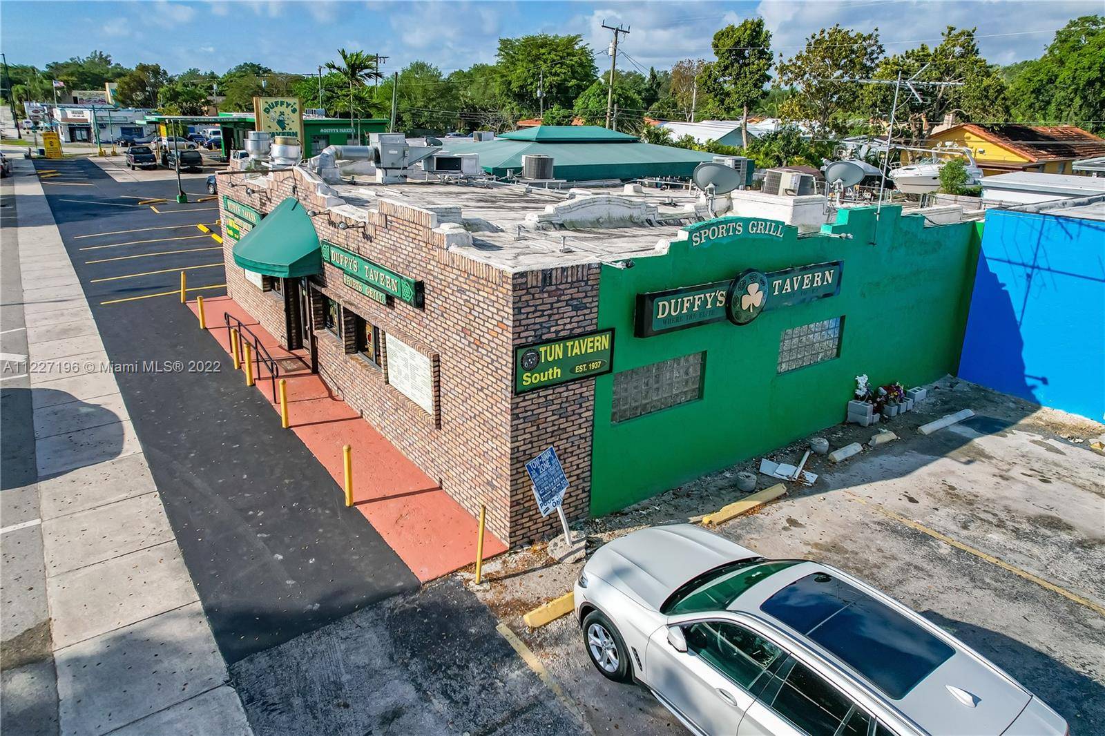 Now available separately Prime location freestanding restaurant in West Miami, blocks from Coral Gables country club.