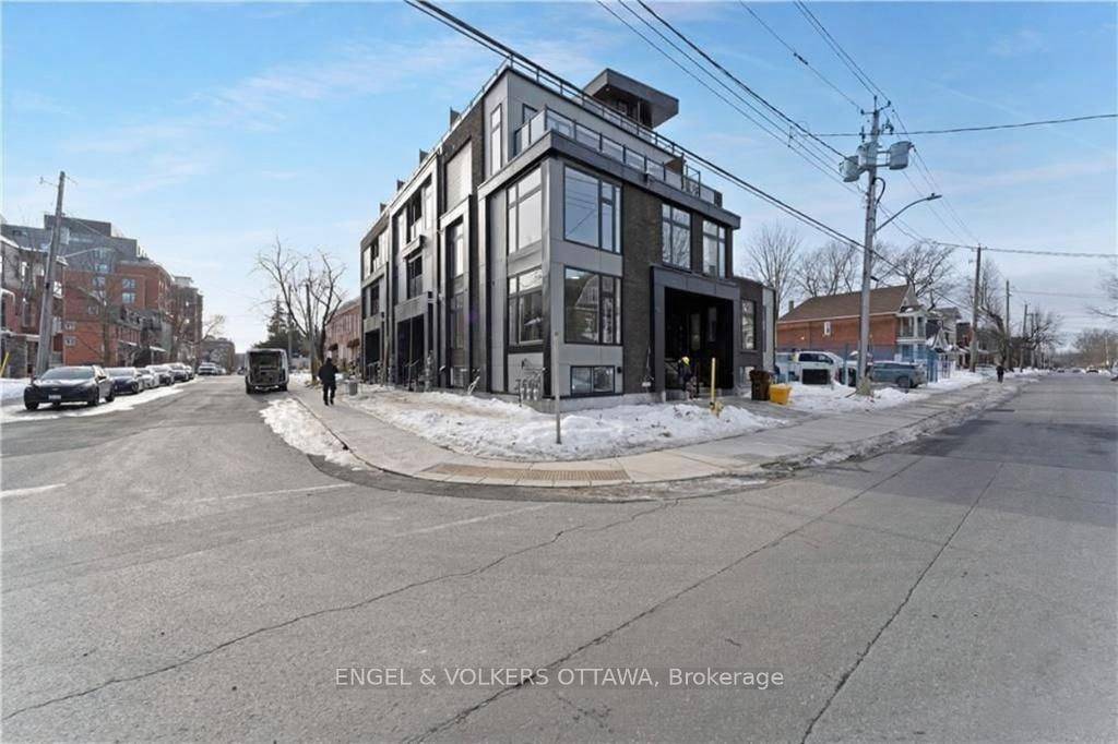 LIKE NEW, Luxury Living in the Glebe at Monk amp ; Fifth !