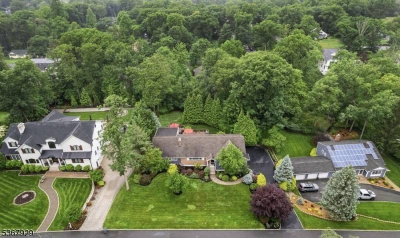 Back on market due to buyer not proceeding through attorney review !