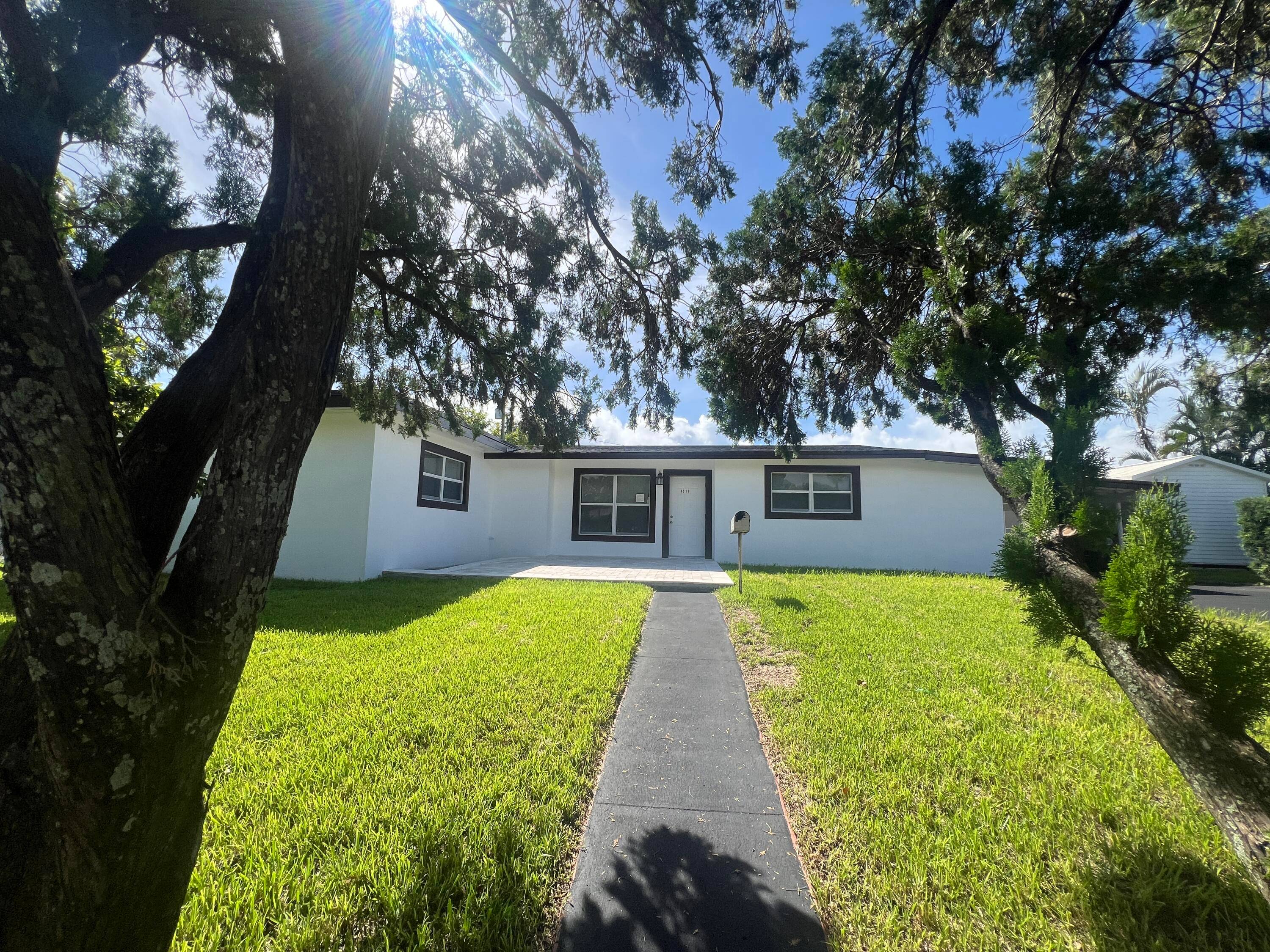Welcome to this spacious single family home that offers 2, 465 total sq.