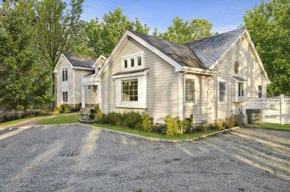 Modern 6 Bedroom East Hampton Beauty