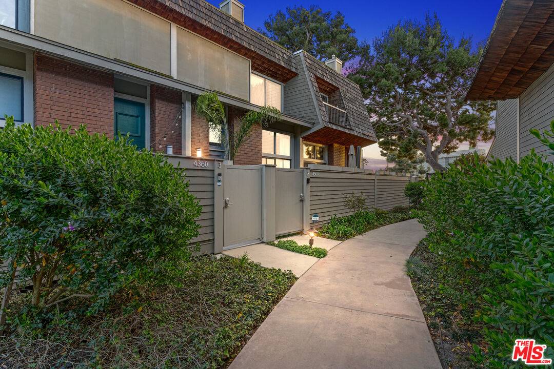 4360   Glencoe Ave 2BR Marina Del Rey La