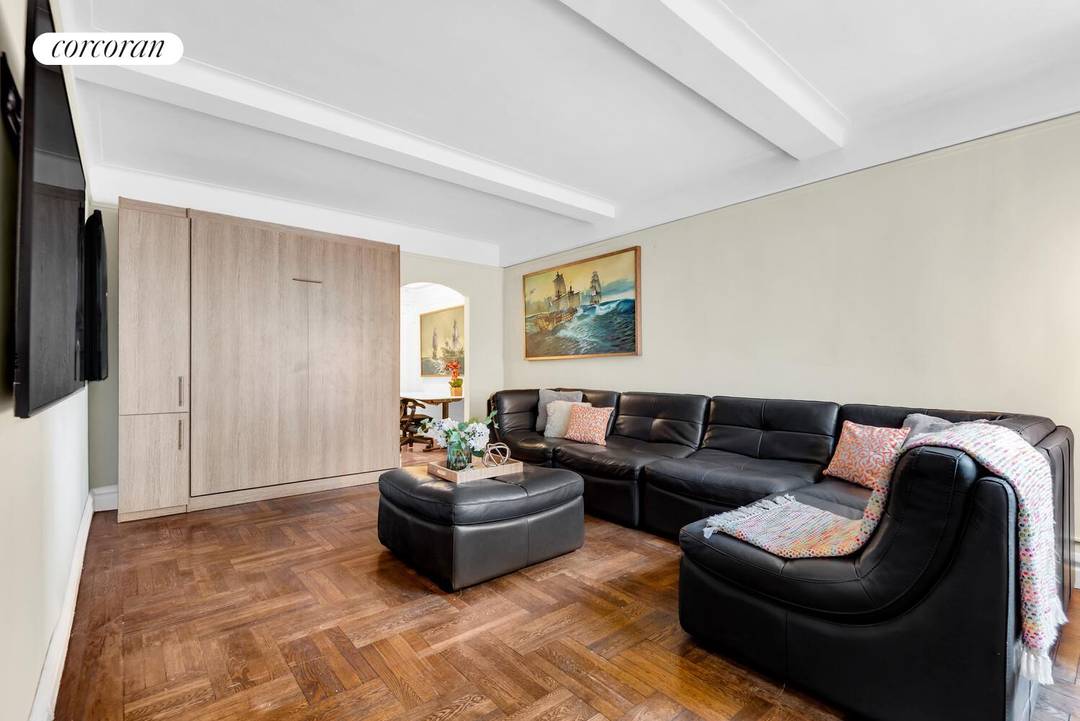 Apartment 10B at 107 West 86th Street is a high floor one bedroom home in the heart of the Upper West Side, one block from Central Park.