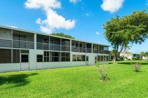 98 E Kingswood Condo Palm Beach