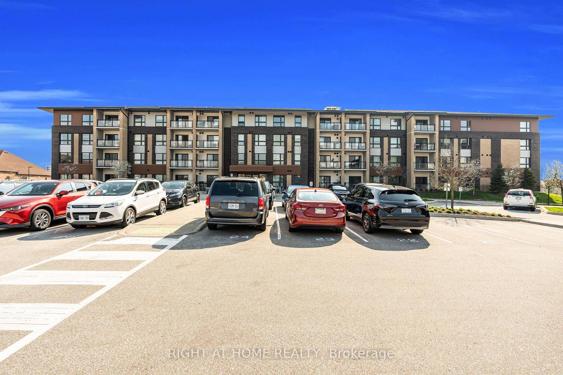 Beautiful 2 Bedroom 2 Bathroom Condo Unit In Guelph South End.