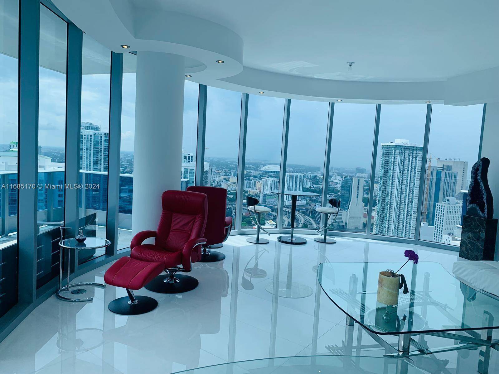 Exclusive modern ONE OF A KIND lower penthouse at Epic Condo, Downtown Miami, 3 bed 3 bath.