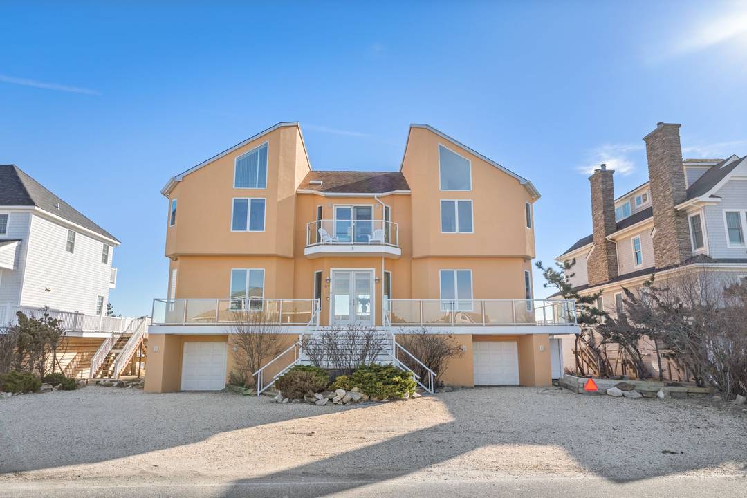 Spectacular Ocean Front in Westhampton Dunes