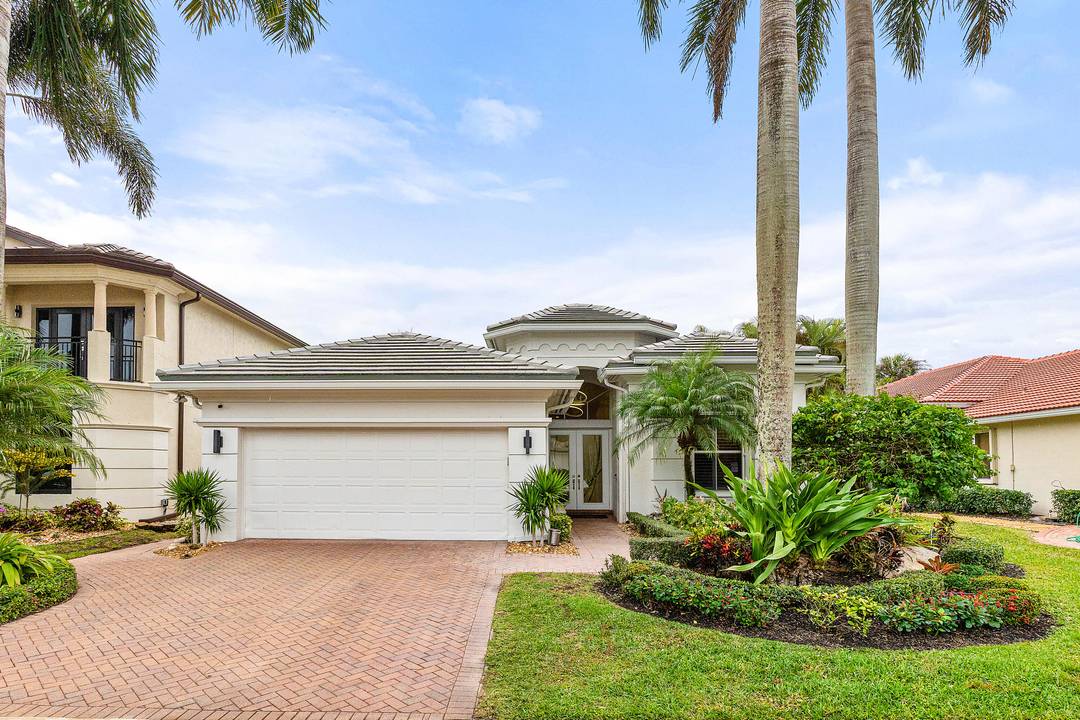 This beautifully upgraded 3BR 3BA residence in Mizner Country Club offers IMMEDIATE GOLF available for purchase.