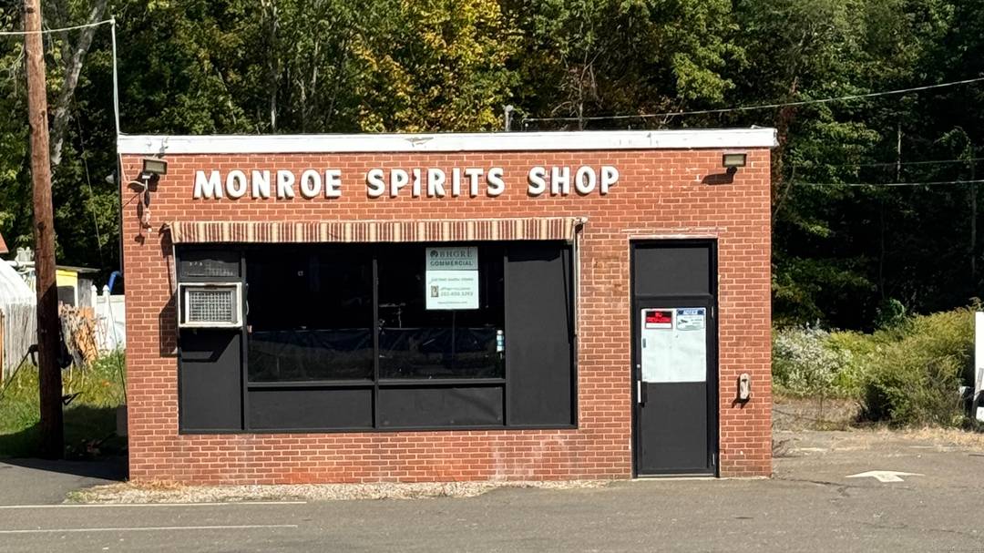 Prime commercial site located on Route 25 Main Street in Monroe's B 2 Business District an area designated for retail, office, restaurant, and general business uses.