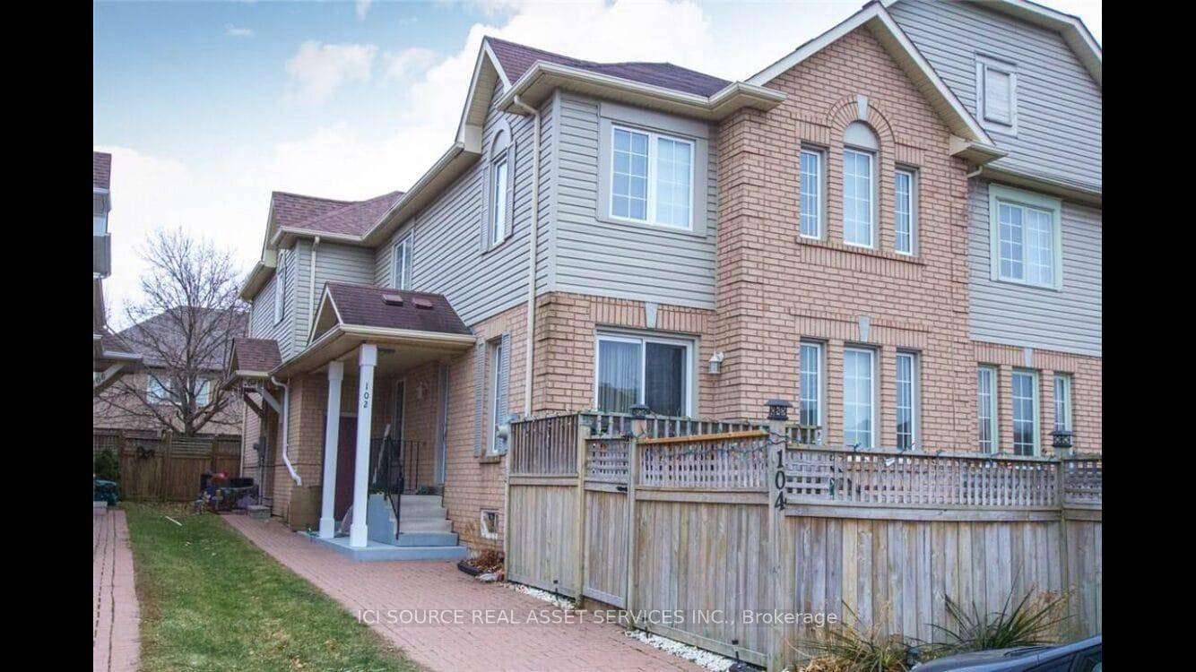 a very nice 3 bedroom townhouse in convenient location for everything sun filled bright living room and dining room to enjoy life big master bedroom with 2 double closets and ...