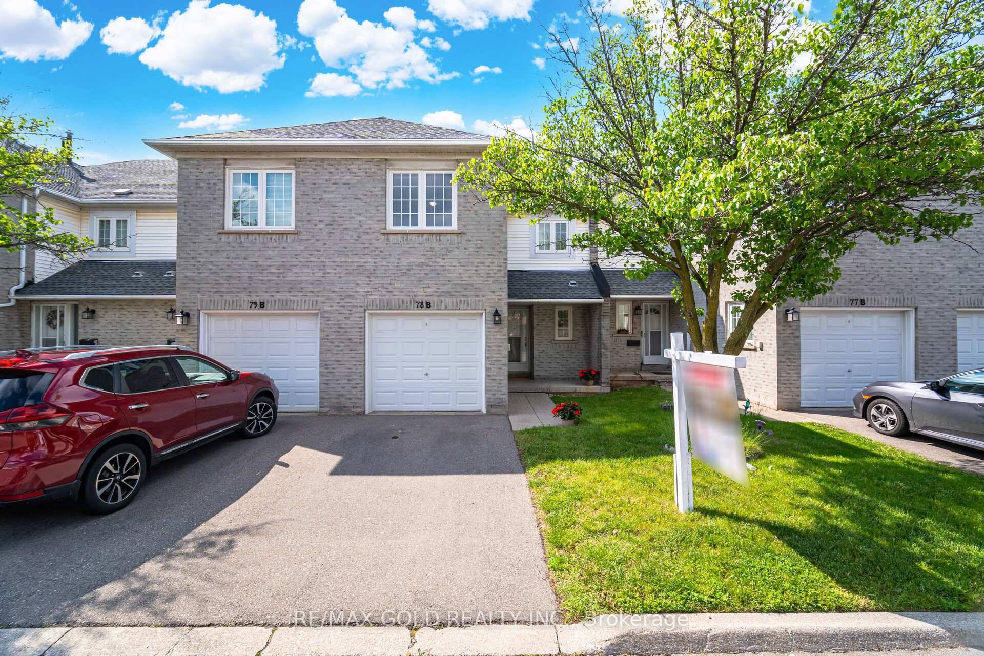 See 3D Tour Updated Townhome in a Great Erin Mills Location !