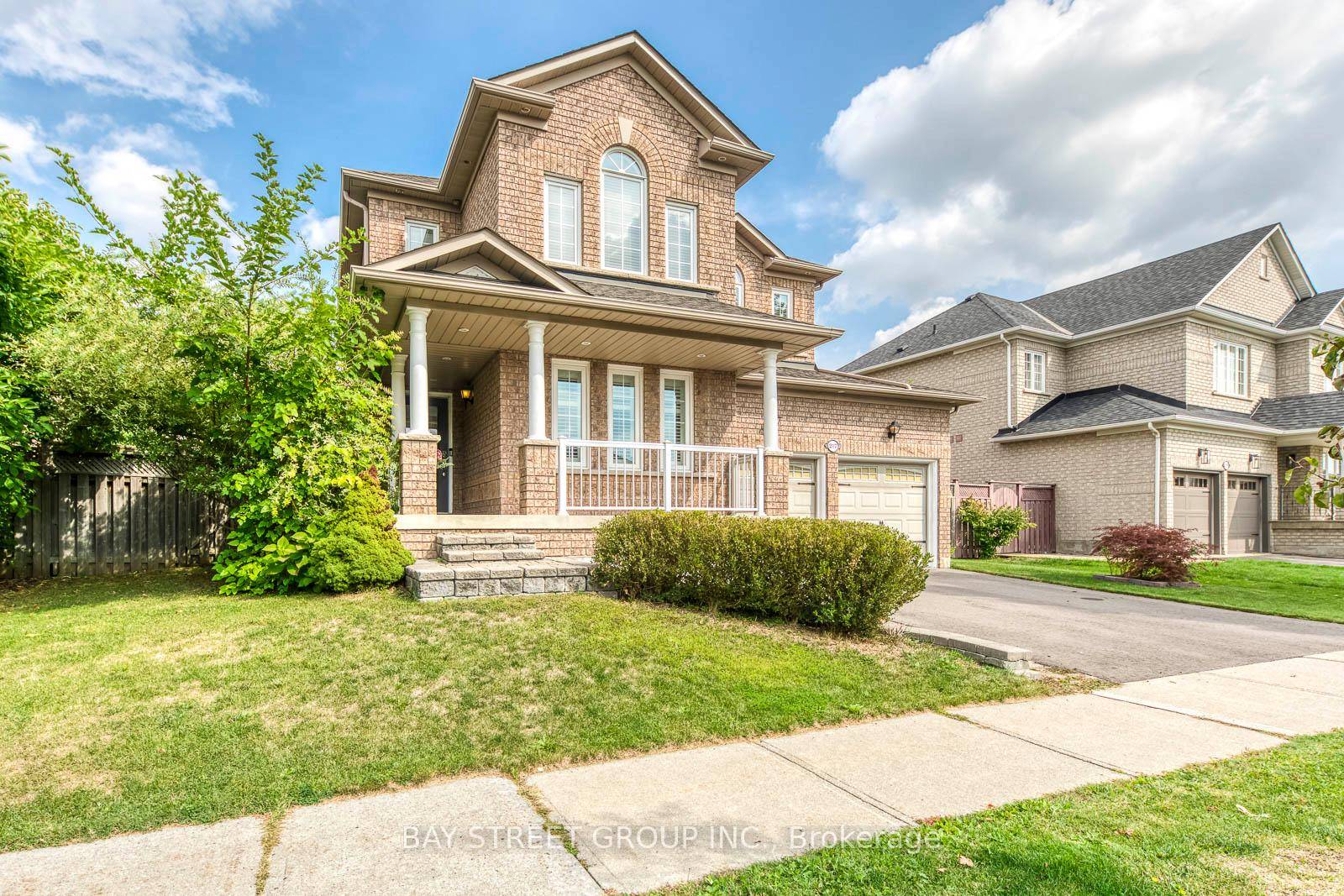 Welcome to this modern, beautiful custom built home nestled on the highly coveted Sonoma Heights, one of Vaughan's most desirable neighbourhood, a rare offering that combines style, comfort, and convenience.