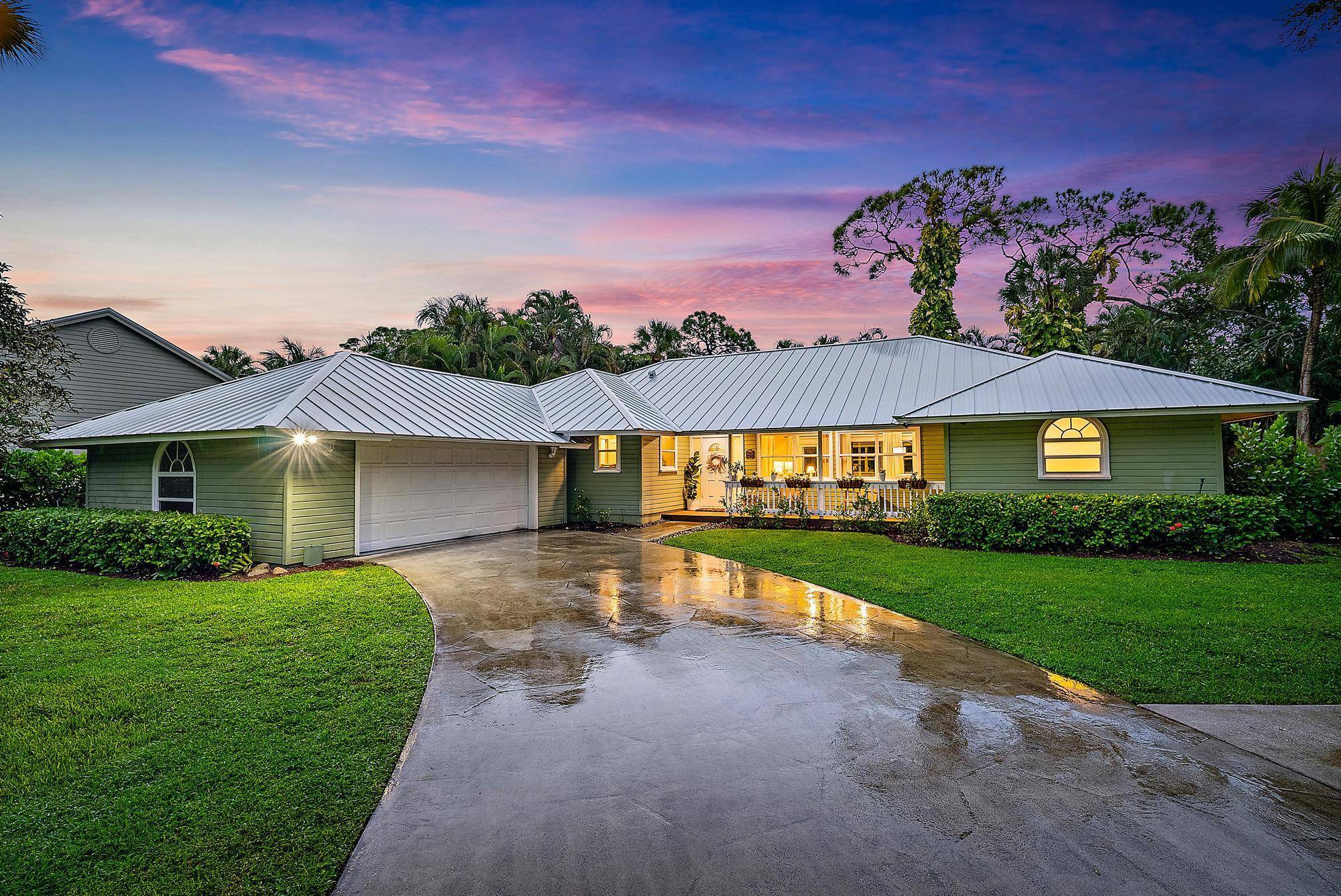 Beautifully renovated home in the heart of Jupiter, in a quiet and private neighborhood.