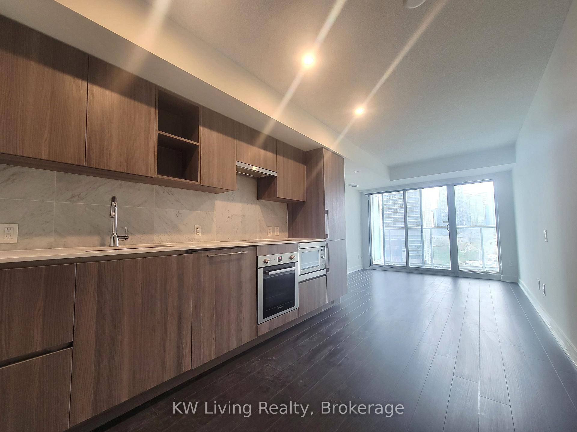 Luxurious Concord Waterfront Building !