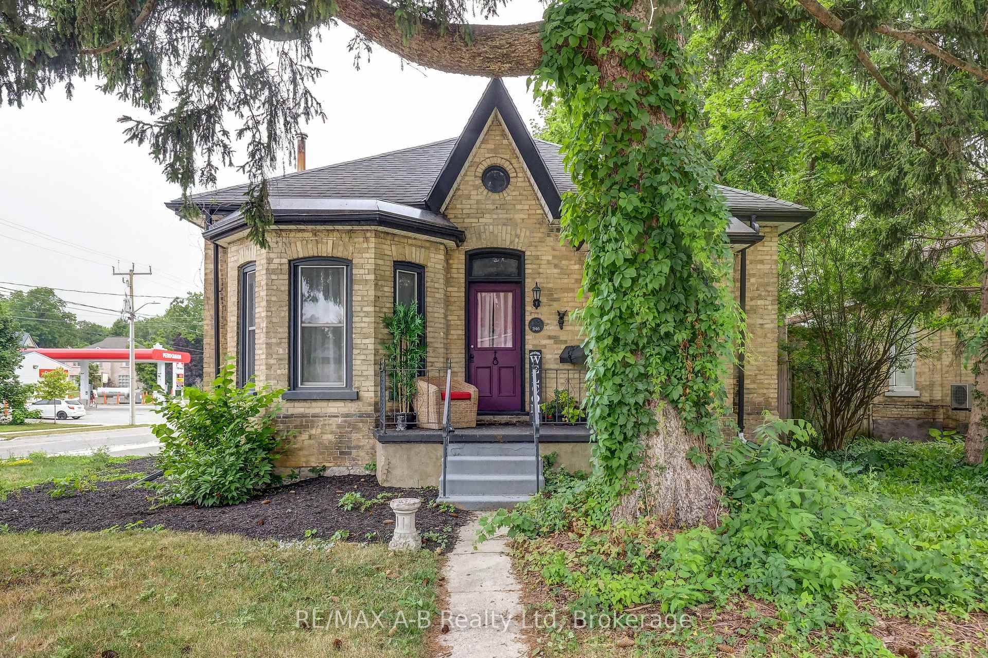 Charming 1883 Ontario Cottage in the Heart of Stratford.