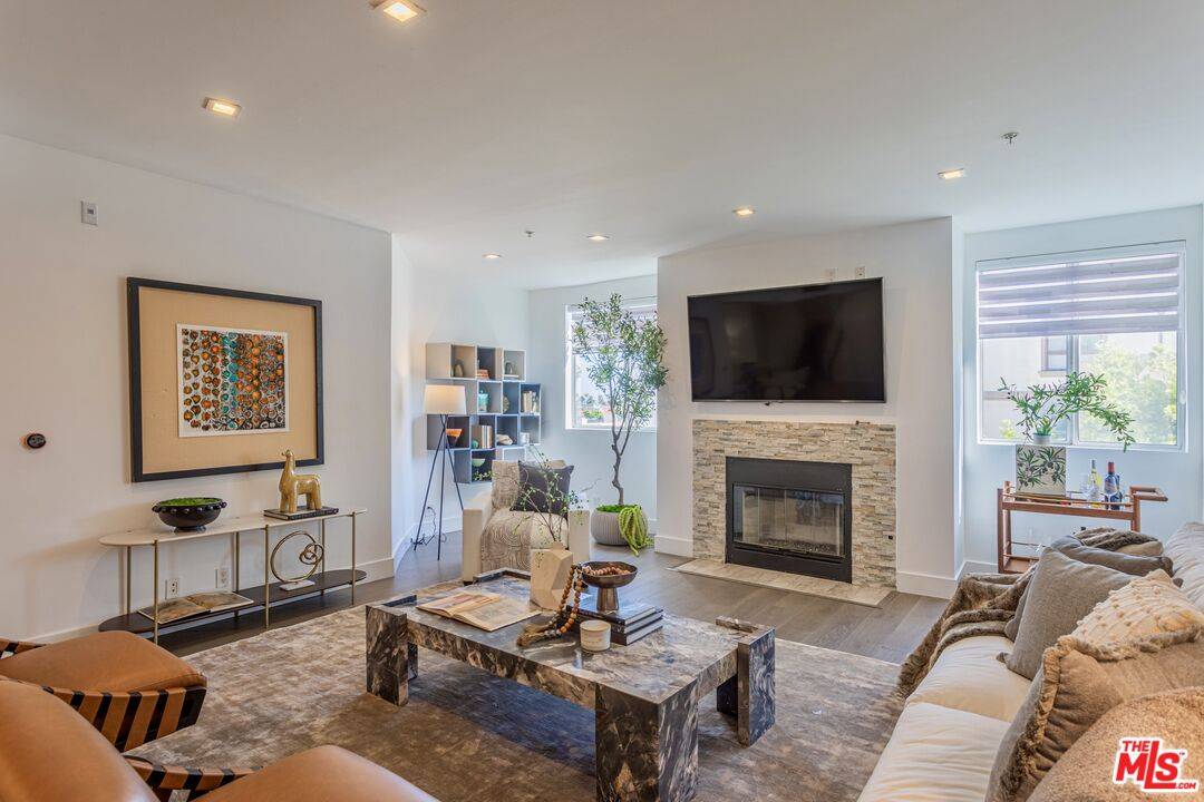 120  S Crescent Dr 3BR Beverly Hills La