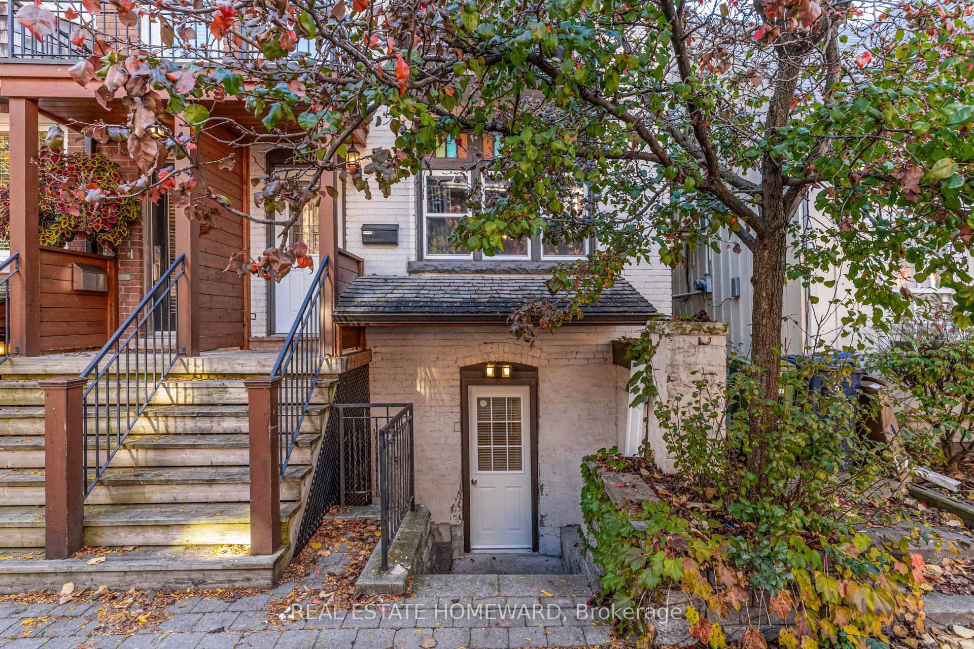 Cozy 1 bedroom apartment in the Heart of Downtown !