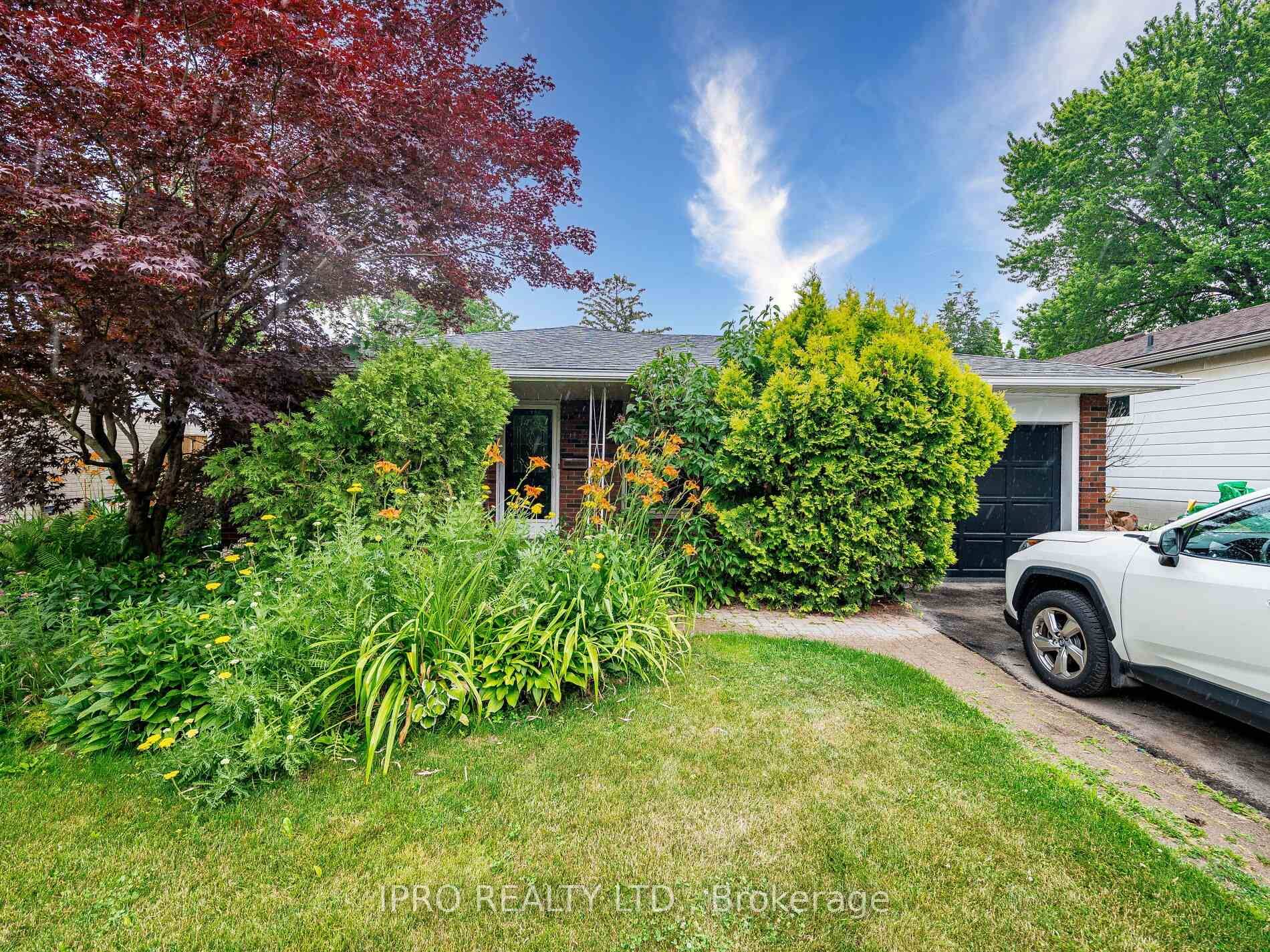 Location, Location, Bright sunfilled 3 1 Bedroom Home in sought after area.