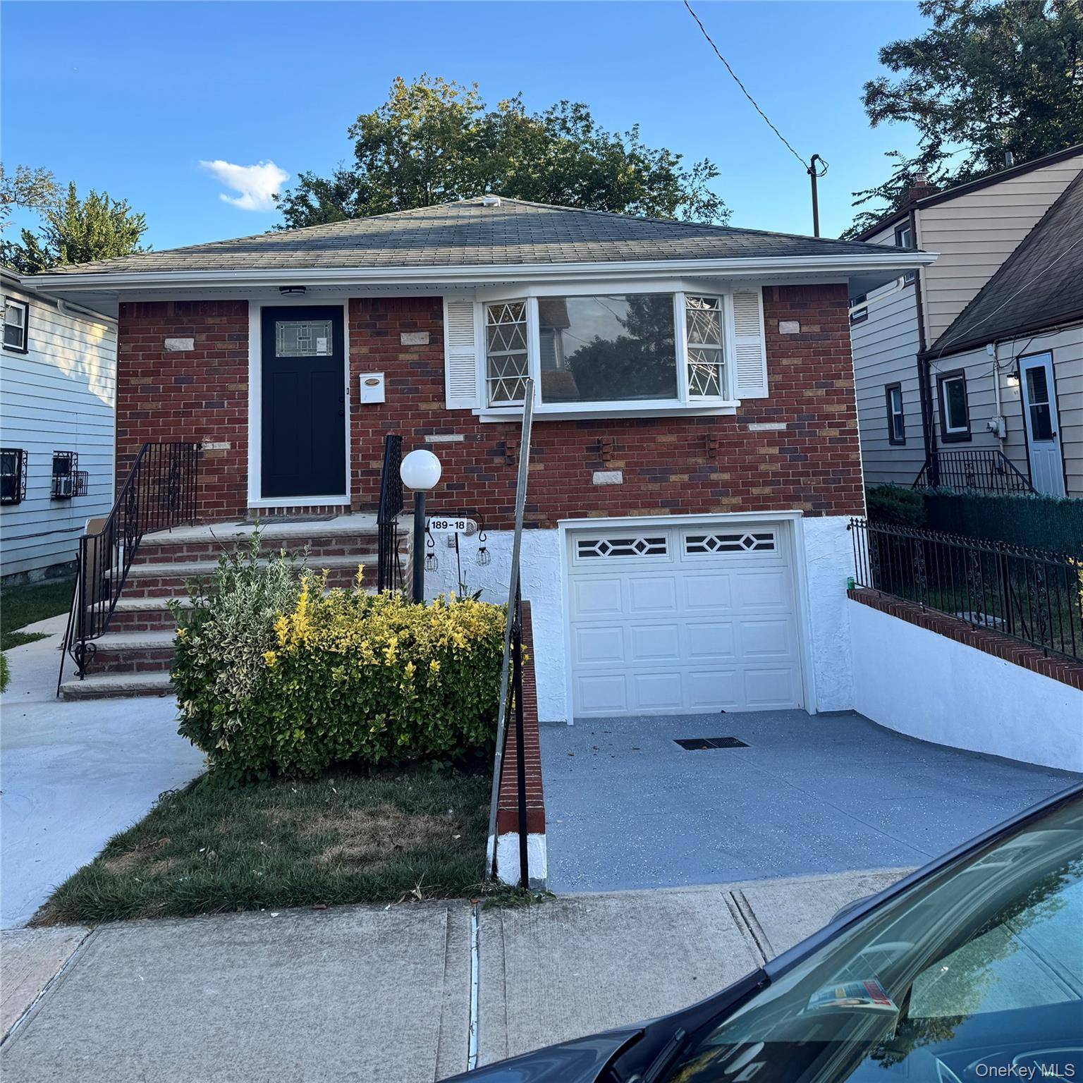 Beautiful Ranch home in great part of Queens, Fully renovated, New Kitchen, New Bathroom, Closed to shopping and transportation