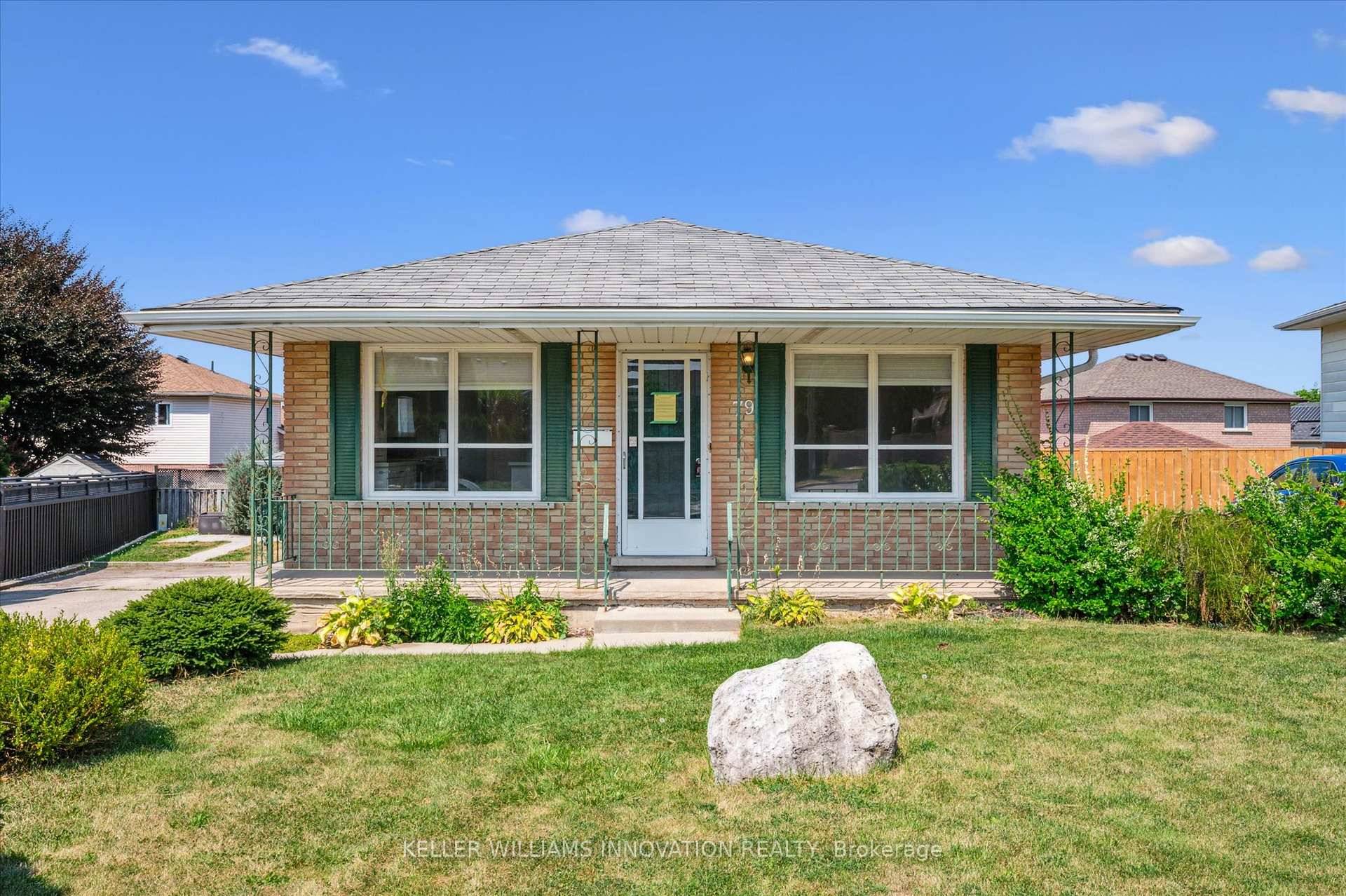 Charming Duplex with detached Garage amp ; Ample Parking !