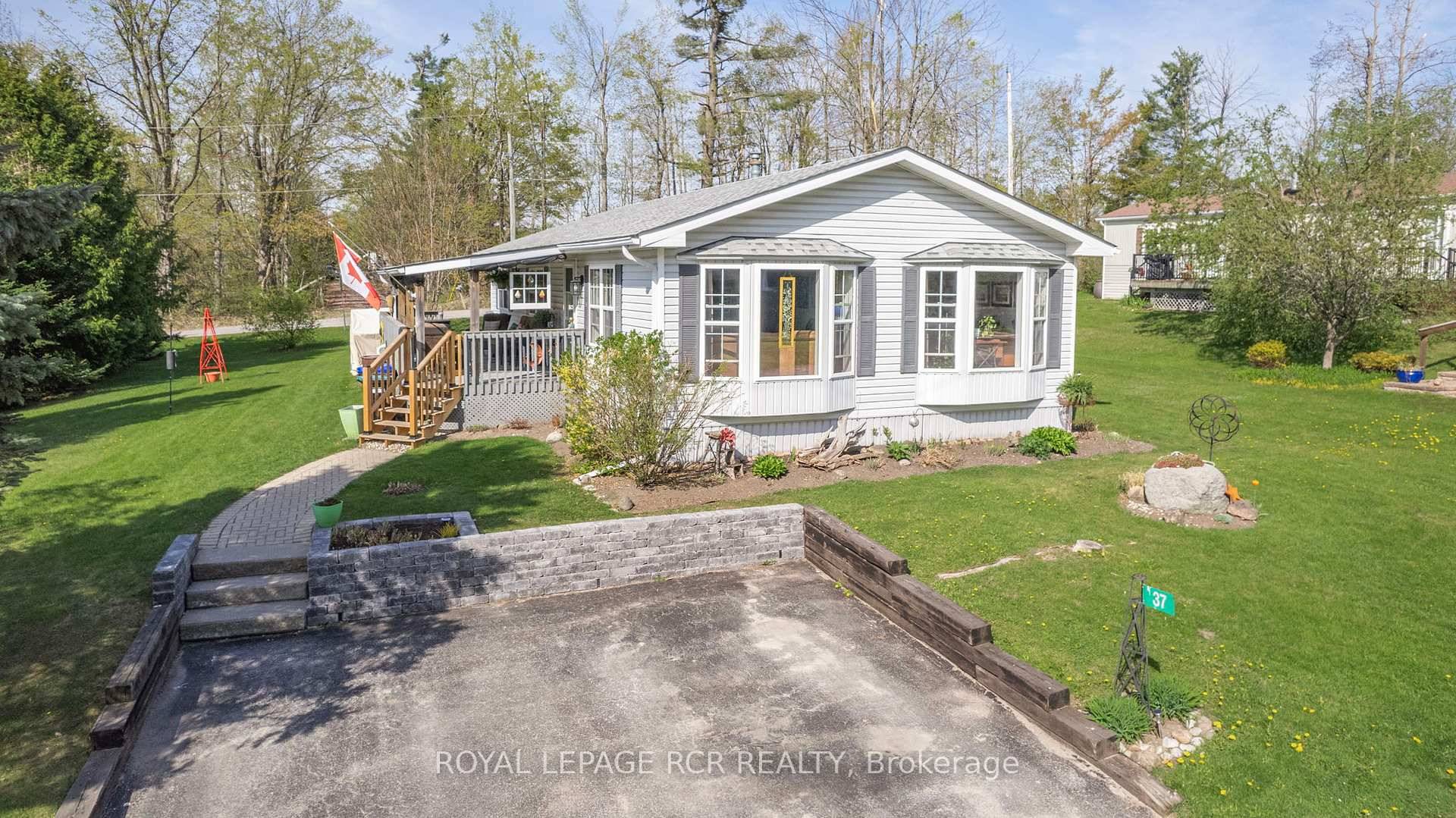 Welcome to a Peaceful Country Setting in Fergushill Estates.
