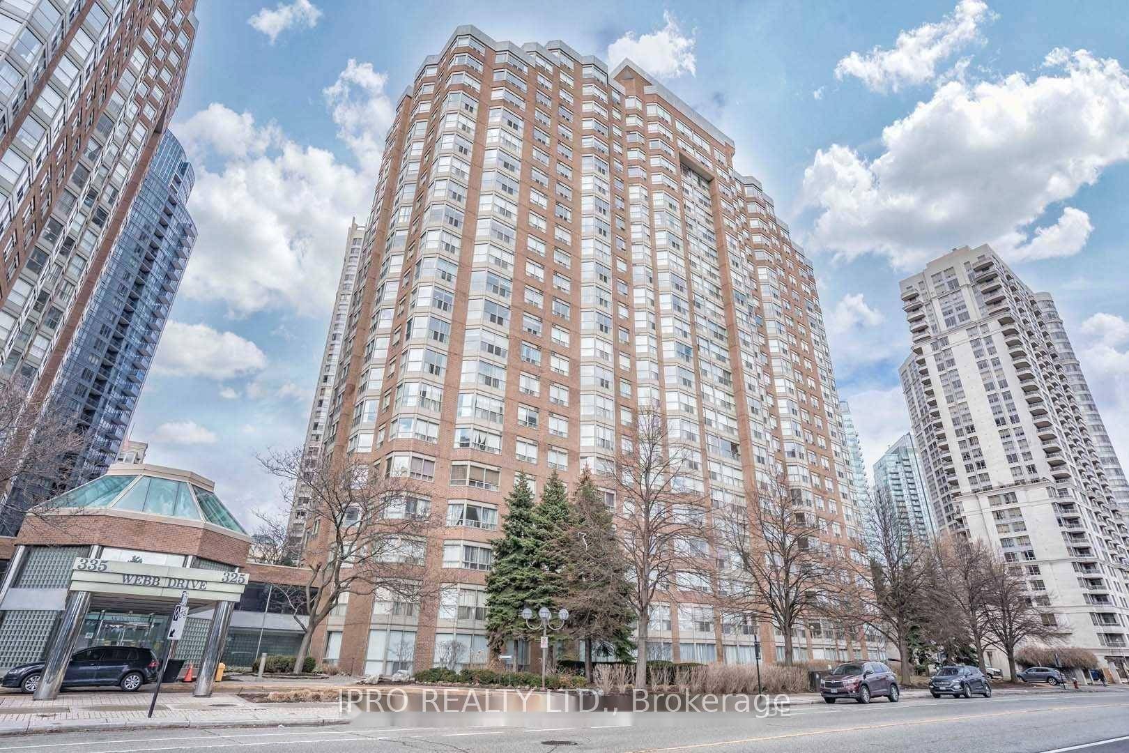 Totally Renovated 2 Br Solarium With 2 Full Washrooms in the heart of Mississauga !