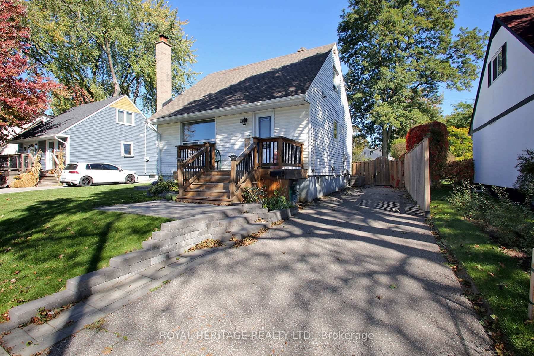 Discover the Charm of This S E Ajax Family Home.