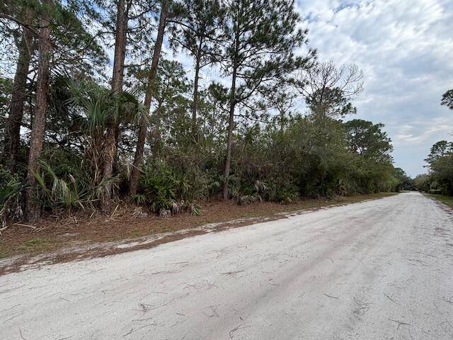 2 side by side lots for sale in Vero Lake Estates.