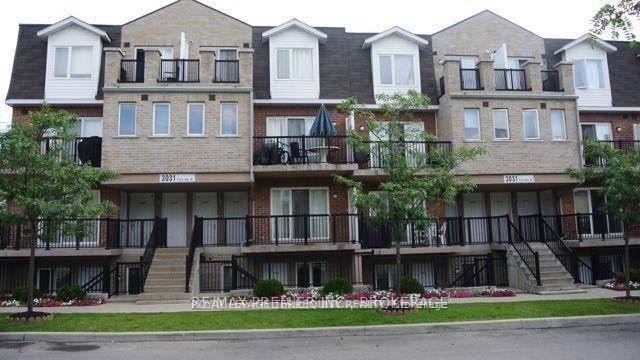 Bright amp ; Spacious Townhouse in Harmony Village !
