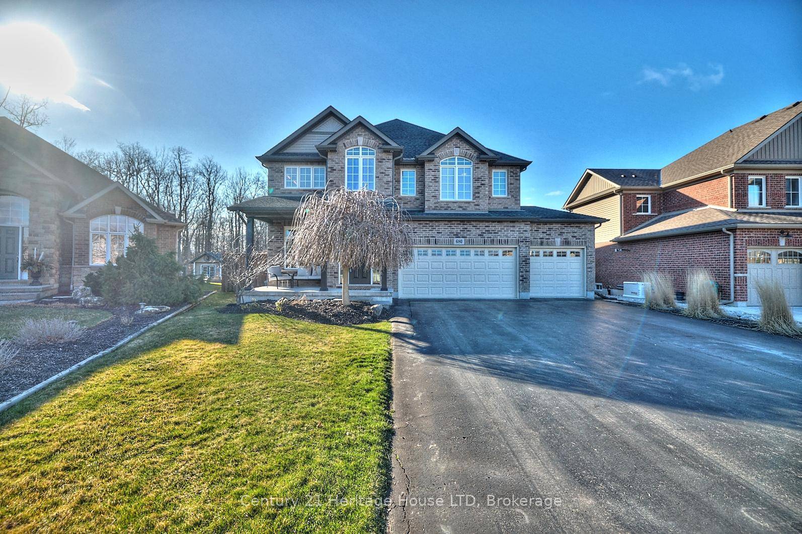 Comfort meets convenience in this standout two storey home in one of Fort Erie's most desirable residential pockets.