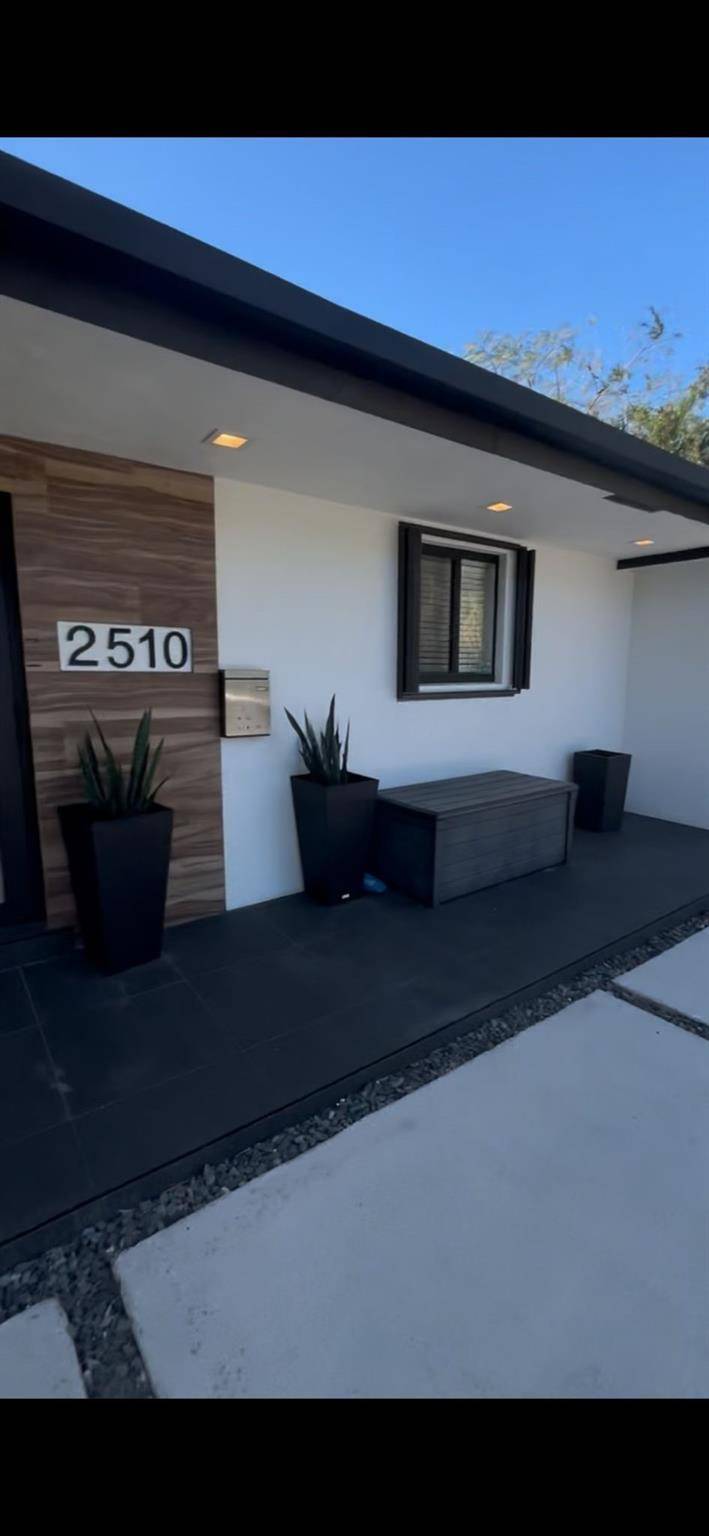 Experience the best of modern living in this beautiful 4 bedroom home, right in the Aventura area.