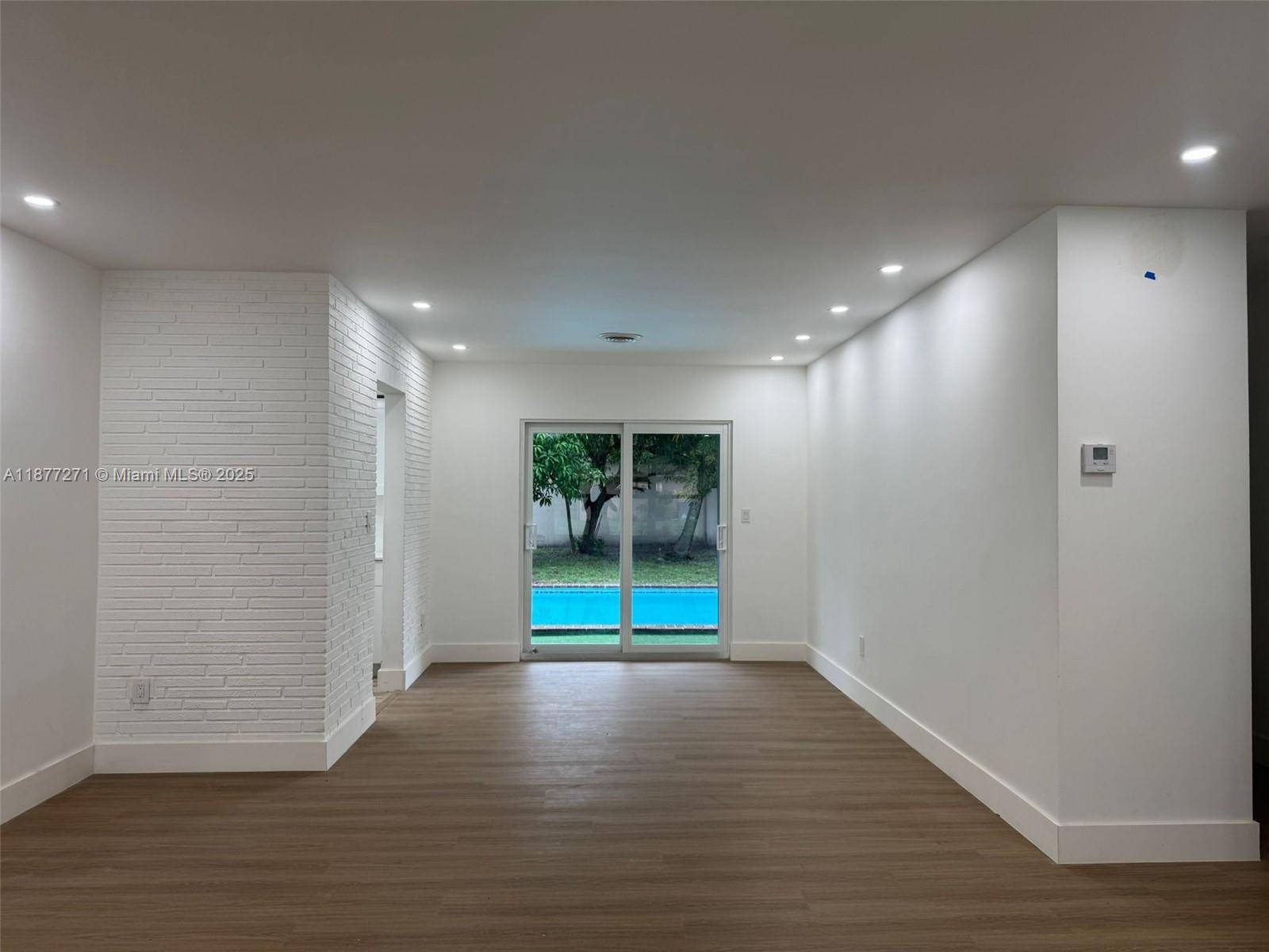 Remodeled 3BR 2BA single family home, with pool, 1 car garage, and no HOA !