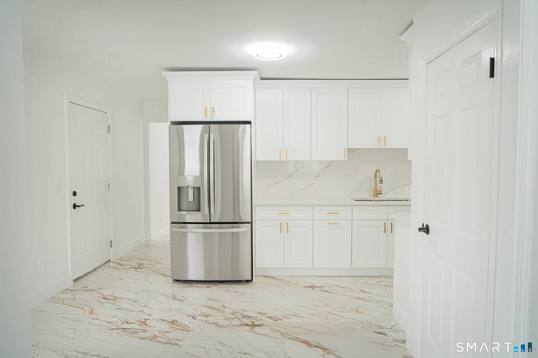 Look no further this beautiful and renovated Cape !