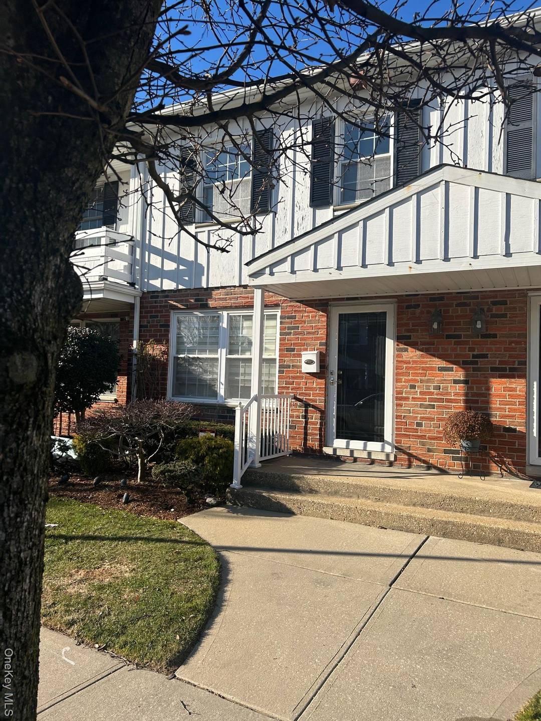 Welcome to Unit 676F in Fronstead Condominiums Complex.