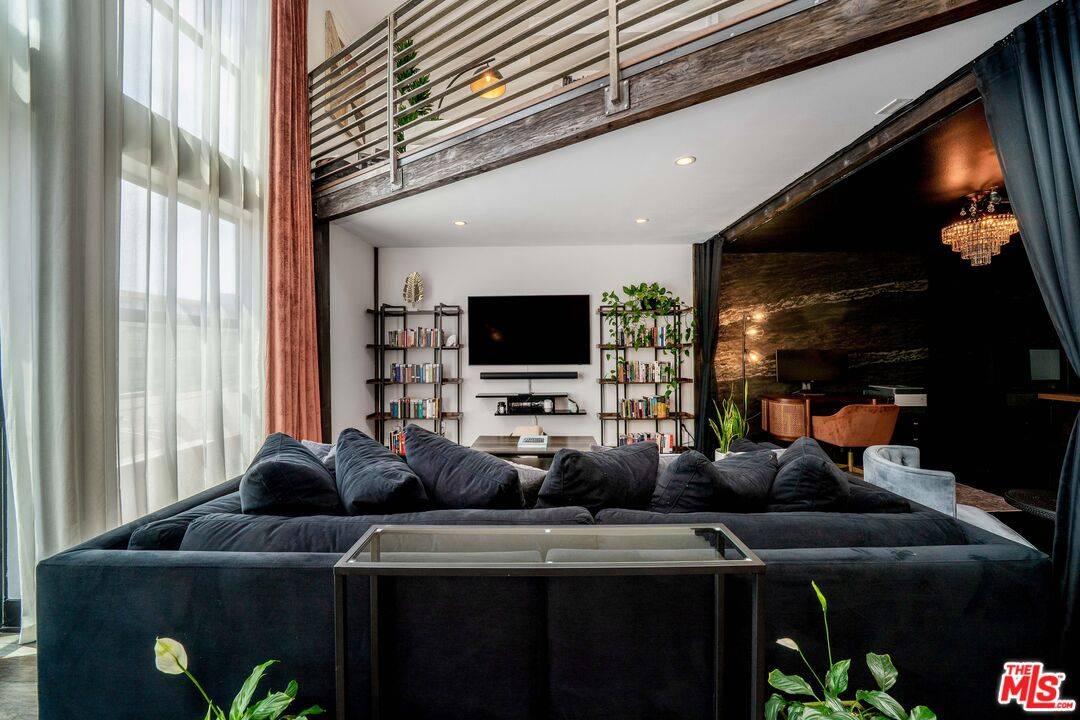 4115   Glencoe Ave 2BR Marina Del Rey La