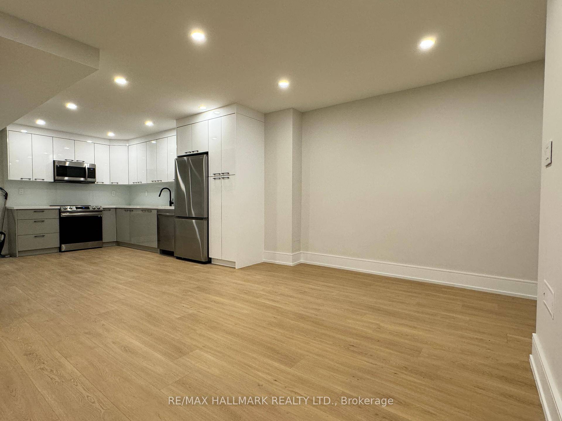 Located in an unbeatable spot near the University of Toronto, this main floor unit with three bedrooms has been completely renovated, offering a fresh and modern vibe.