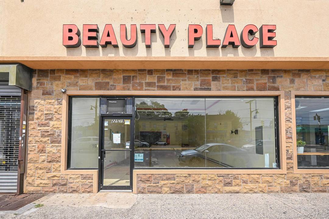 Prime empty retail space in a high traffic, commuter favorable neighborhood.