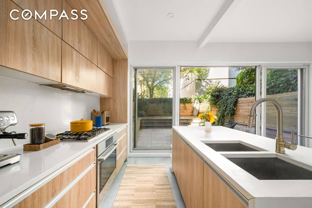 Refined Design Meets Relaxed Living At the crossroads of Williamsburg and Greenpoint, discover a home that effortlessly balances modern sophistication with everyday comfort.