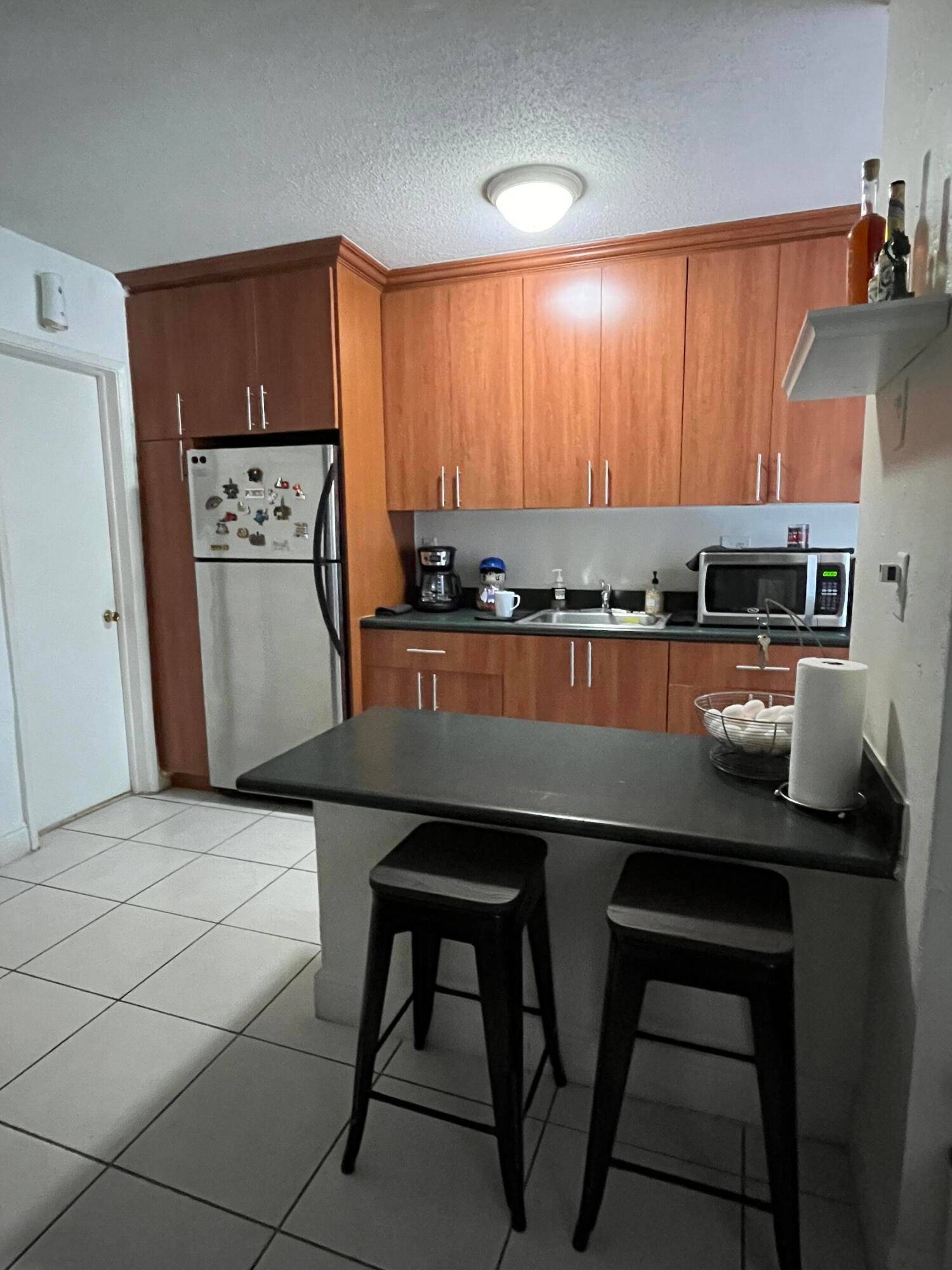 Great Location. Close to shopping and Downtown Oakland Park.