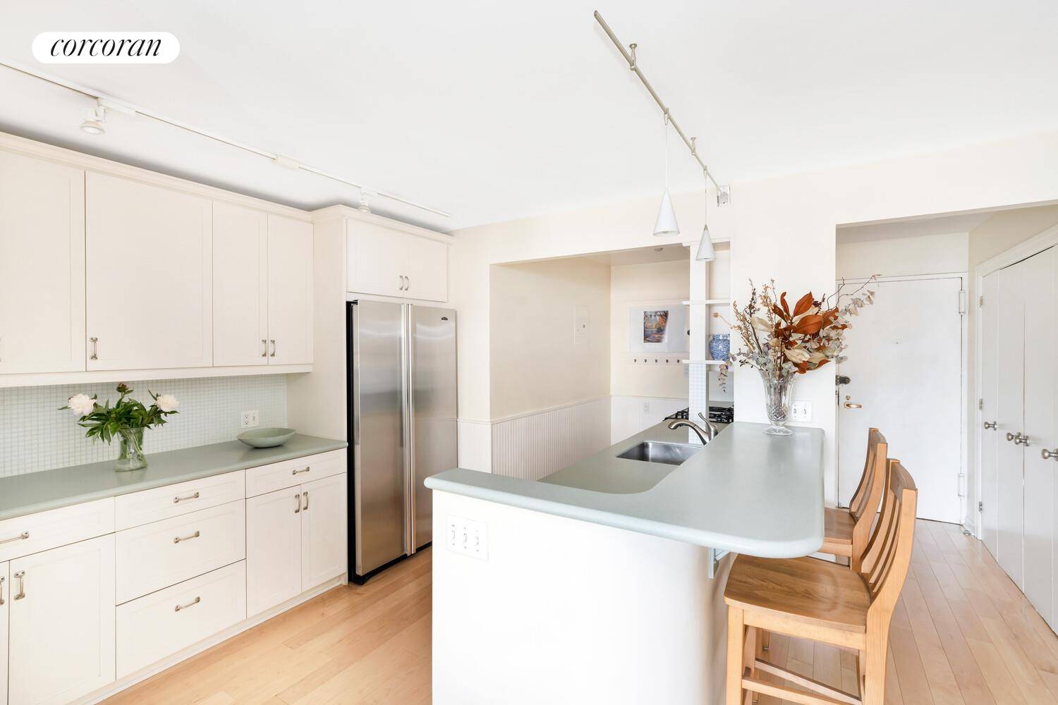 Welcome to Residence 8LS at The Harridge House 225 East 57th Street.