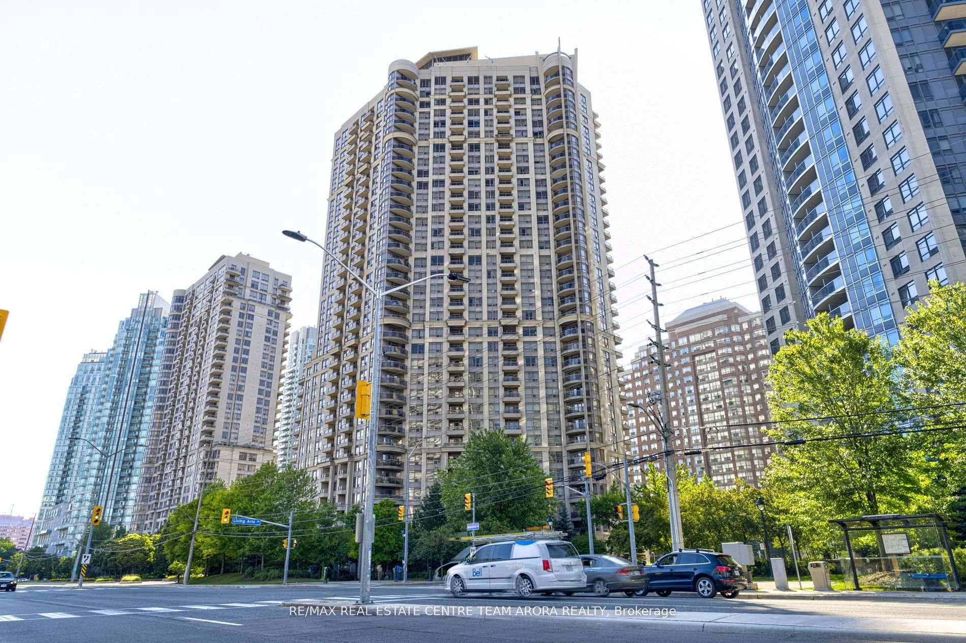 LOCATION LOCATION LOCATION Elevate your lifestyle in this HIGH DEMAND area.