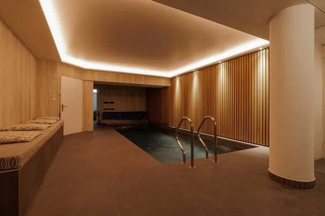 PARIS 16TH – Villa Dupont | PRIVATE MANSION WITH POOL
