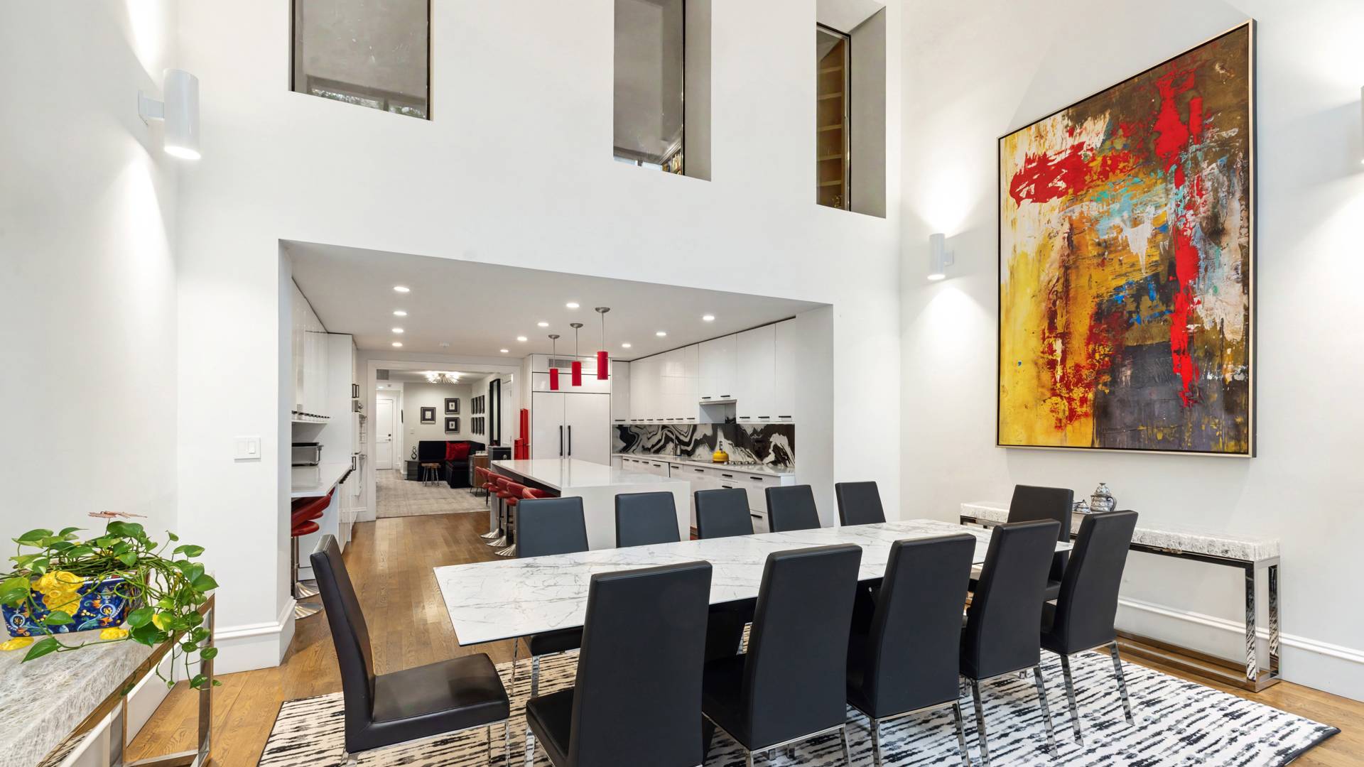 SINGLE FAMILY TOWNHOUSE !