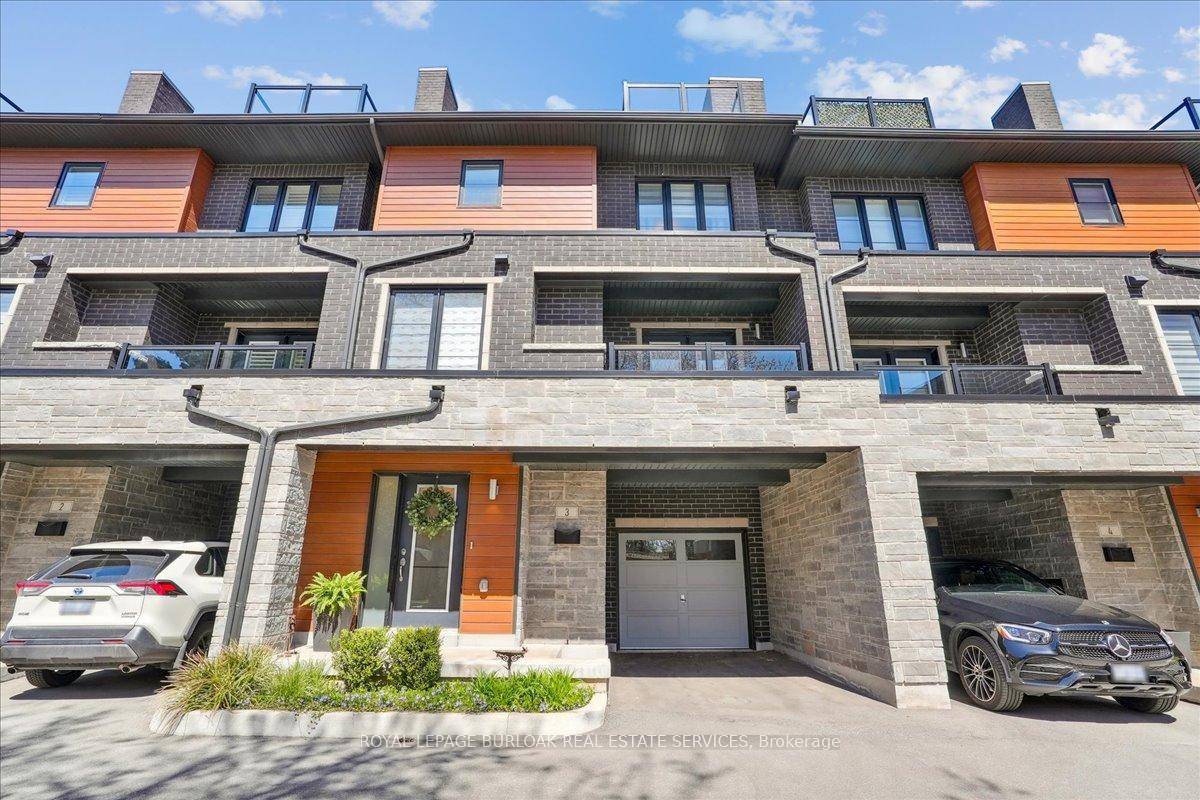 Welcome to this rental at 3 2071 Ghent Ave in the heart of Downtown Burlington !